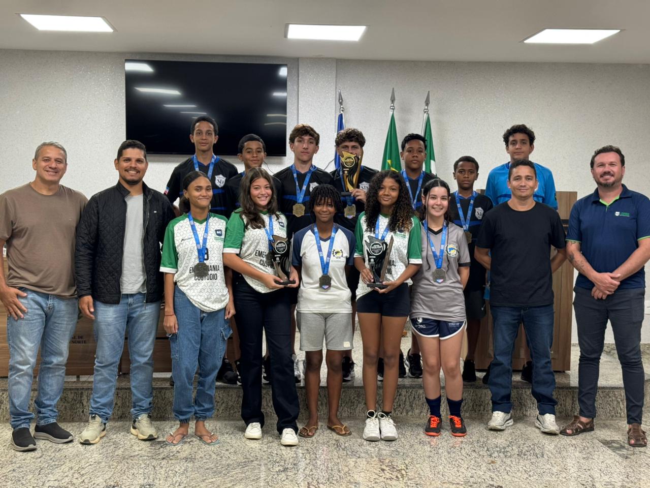 Imagem da notícia: São Domingos do Norte conquista título regional no futsal e garante vaga na fase estadual dos Jogos Escolares